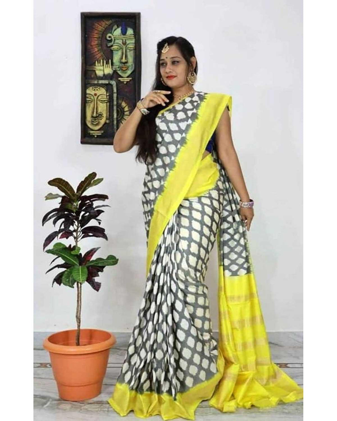 LATEST DESIGNER POCHAMPALLY IKAT SILK GRAY WITH YELLOW COLOR SAREE - pochampallysarees.com