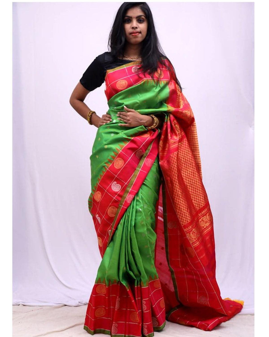 PARROT GREEN WITH PINK COLOR GADWAL SILK SAREE - pochampallysarees.com