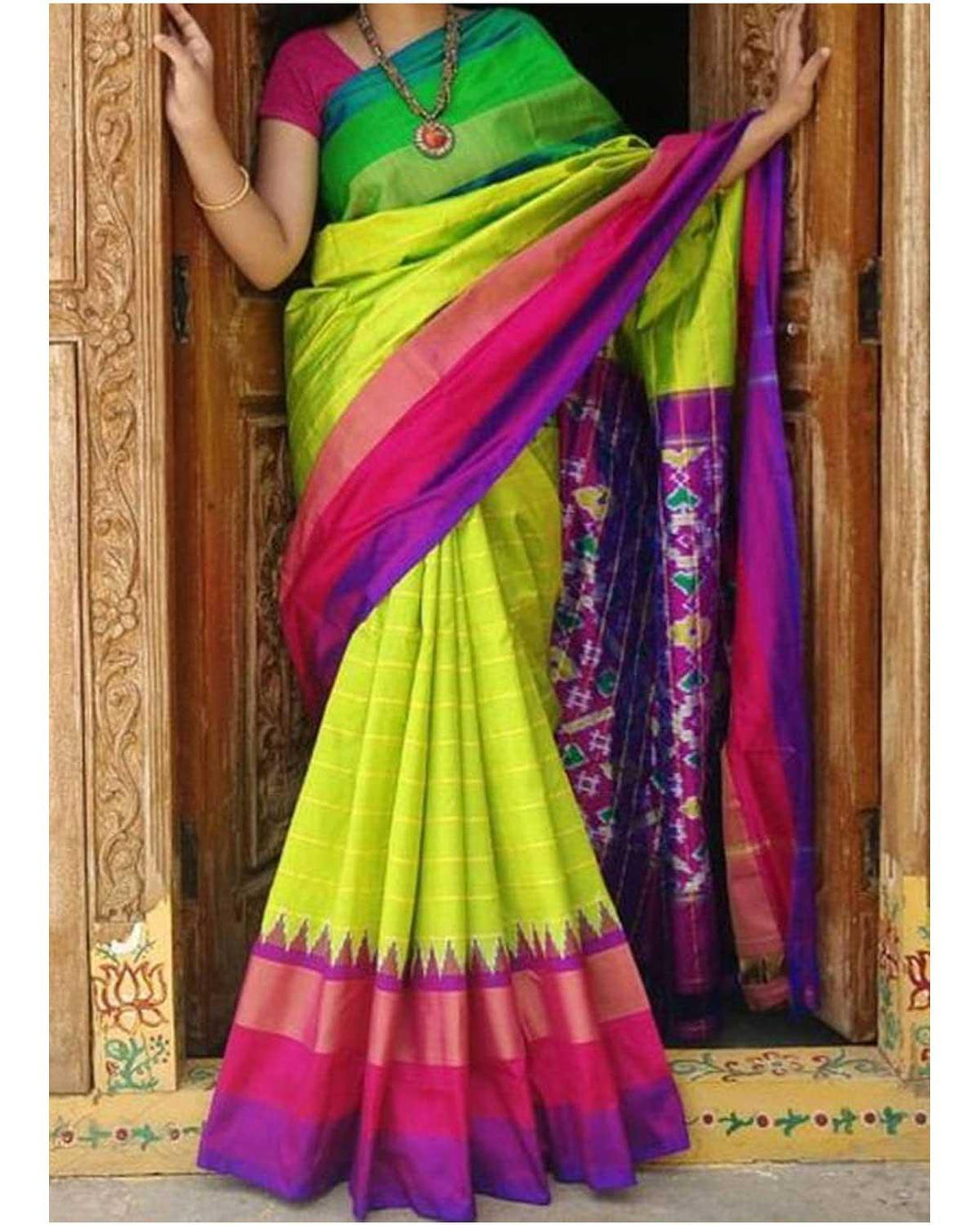 PARROT GREEN WITH PURPLE COLOR IKAT SAREE - pochampallysarees.com