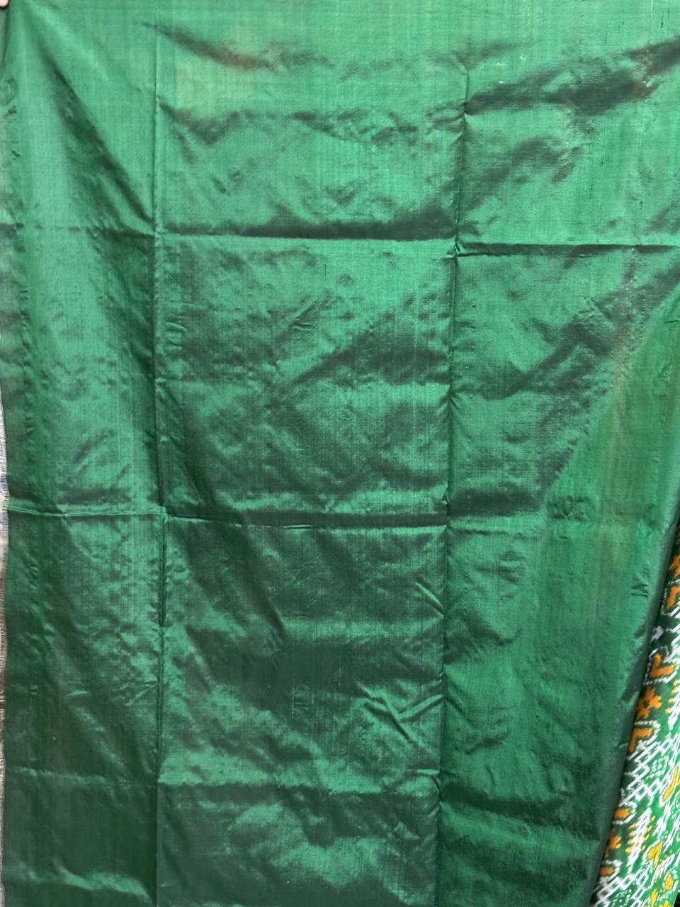 Pochampally Ikat Patola Silk Green Sari - pochampallysarees.com