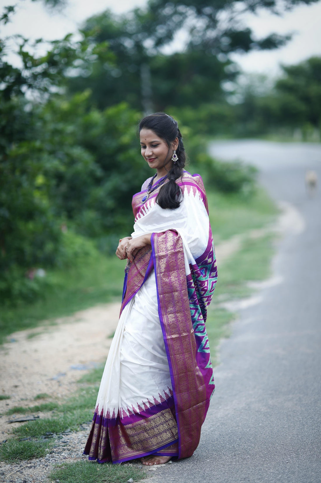 Pochampally Ikat Silk &amp; Pattu Cream Purple Sari - pochampallysarees.com