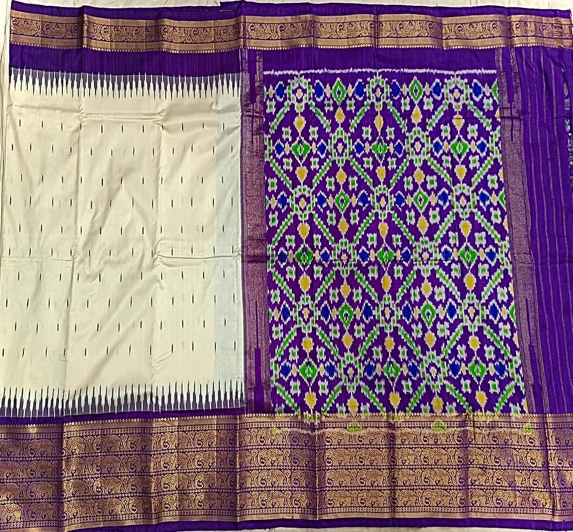 Pochampally Ikat Silk Cream Body Small Buti With Border And Pallu Purple Sari - pochampallysarees.com