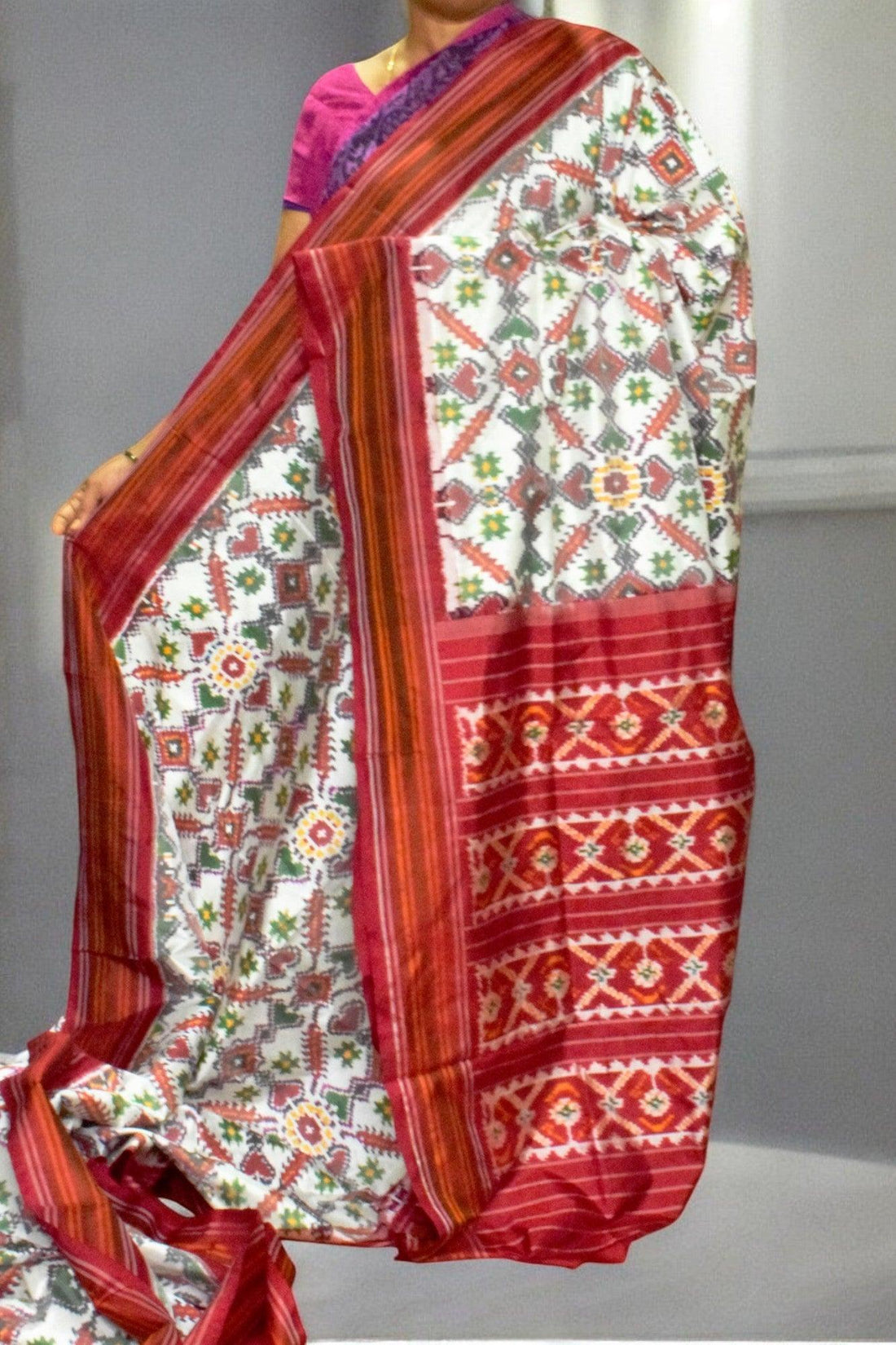Pochampally Ikat Silk Patola White Red Saree - pochampallysarees.com