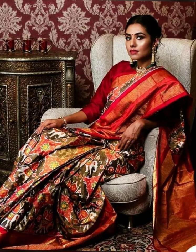 Pochampally Ikkat Black Red Saree - pochampallysarees.com