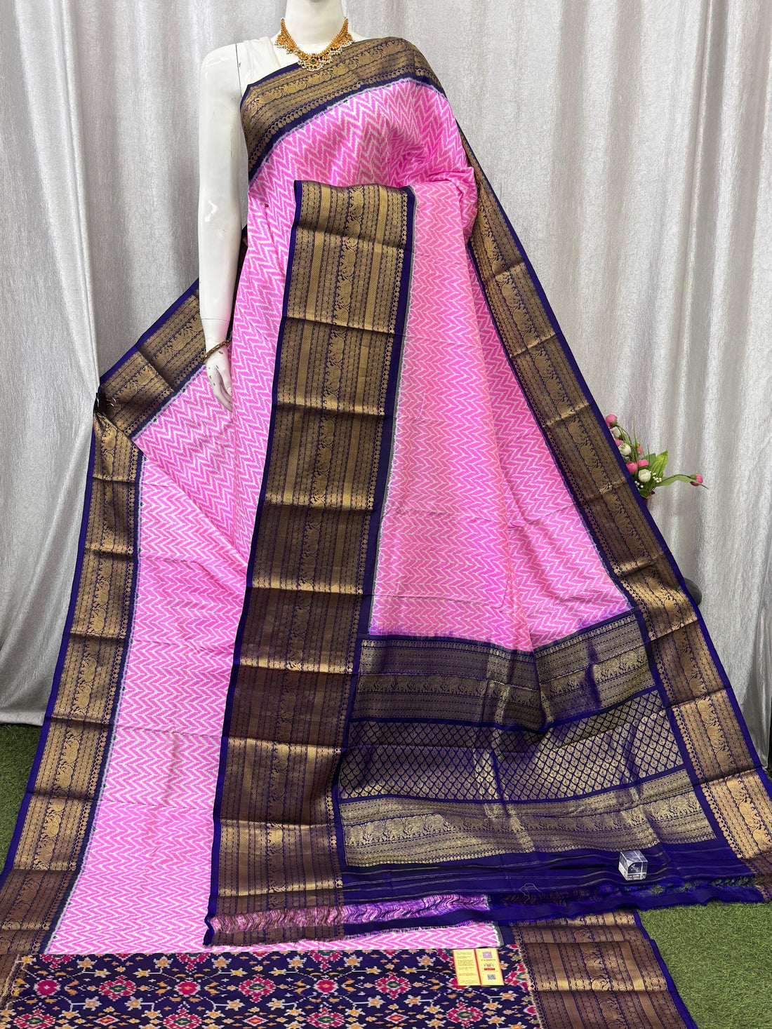 Pochampally Ikkat Kanchi Border Pink Navy Blue Sari - pochampallysarees.com