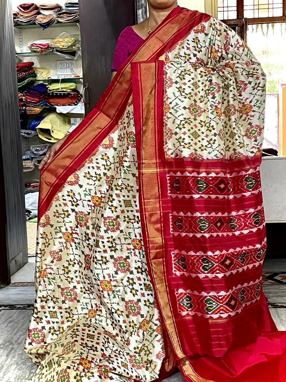 Pochampally Ikkat Patola Silk Milky Cream Body With Border And Pallu Red Sari - pochampallysarees.com