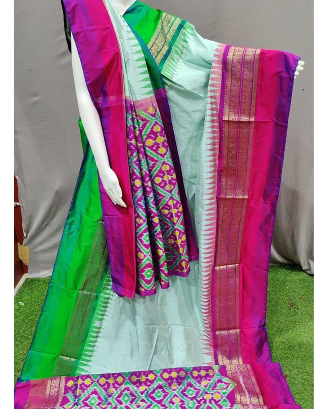 POCHAMPALLY IKKAT SILK LIGHT GREEN WITH PURPLE COLOR SAREE - pochampallysarees.com