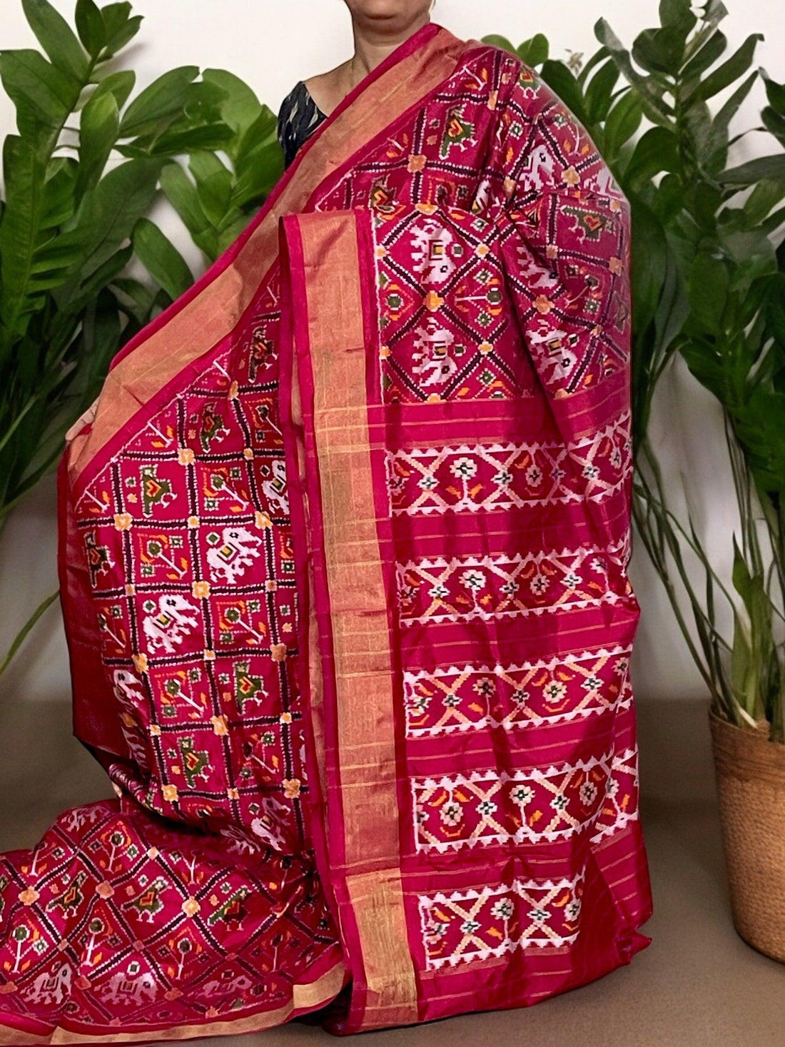 Pochampally Ikkat Silk Patola Red - pochampallysarees.com