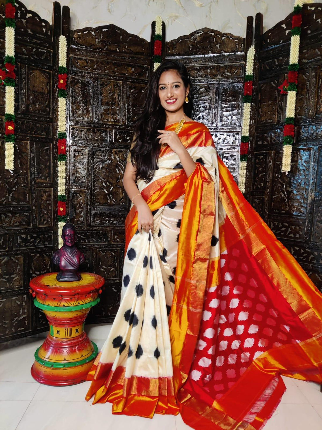 Pure Ikkat Silk Saree Cream Red - pochampallysarees.com