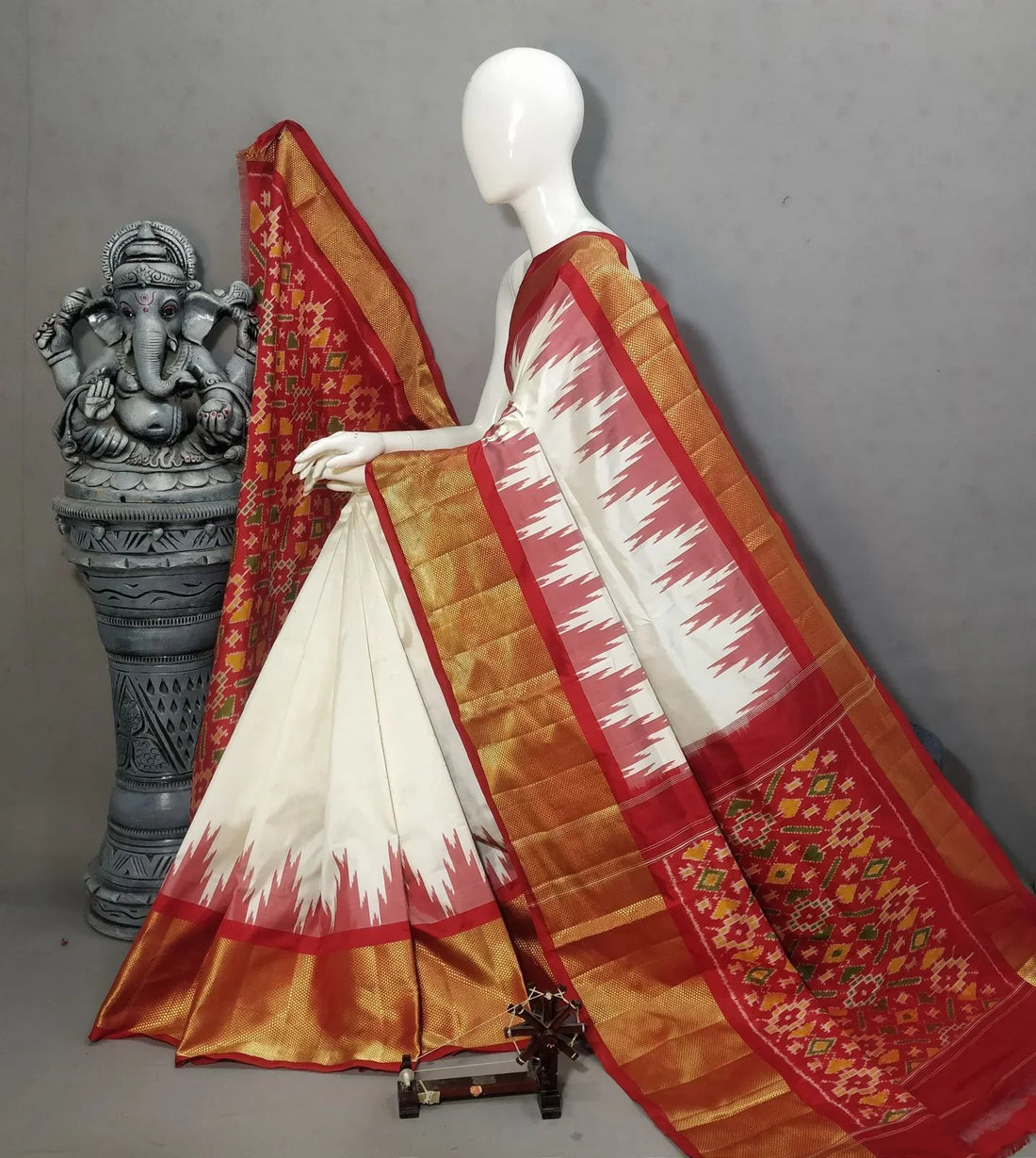 Pure Pochampally Ikat Silk Big Border Cream Red Sari - pochampallysarees.com