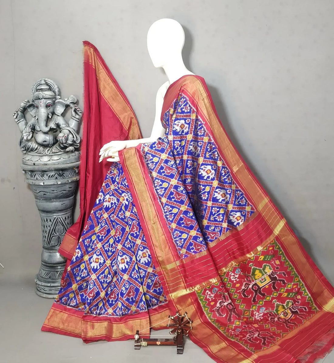 Pure Pochampally Ikat Silk blue Red Sari - pochampallysarees.com