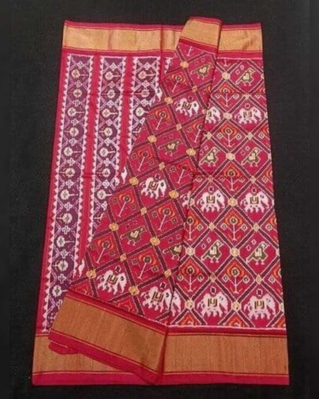RED IKKAT SAREE - pochampallysarees.com