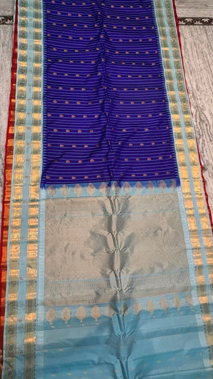 Elegant Royal Blue Gadwal Silk Saree with Sea Green Border - pochampallysarees.com