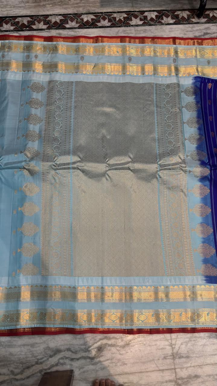 Elegant Royal Blue Gadwal Silk Saree with Sea Green Border - pochampallysarees.com