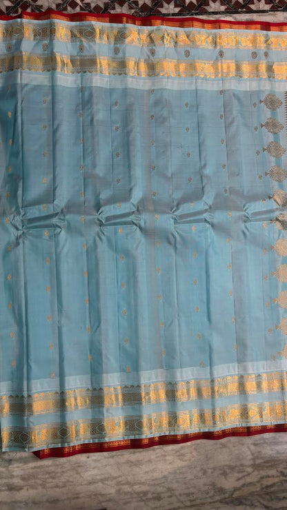 Elegant Royal Blue Gadwal Silk Saree with Sea Green Border - pochampallysarees.com