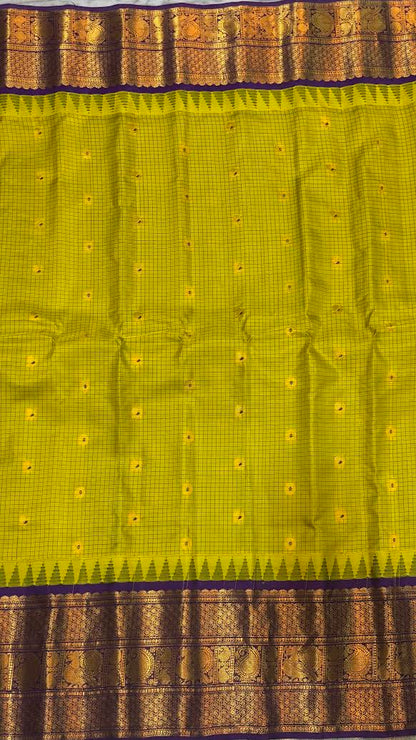 Gadwal Silk Saree – Parrot Green &amp; Lavender - pochampallysarees.com