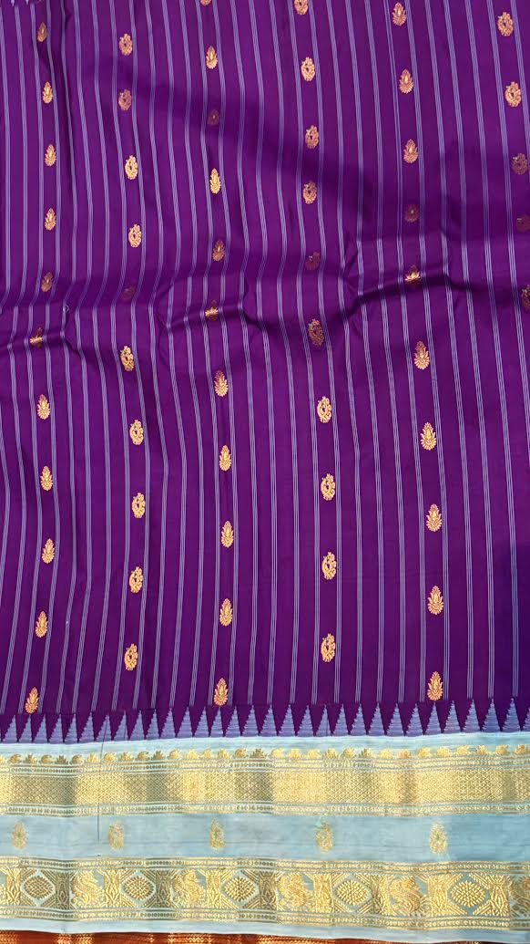 Pure Gadwal Silk Saree in Lavender with Light Blue Border - pochampallysarees.com