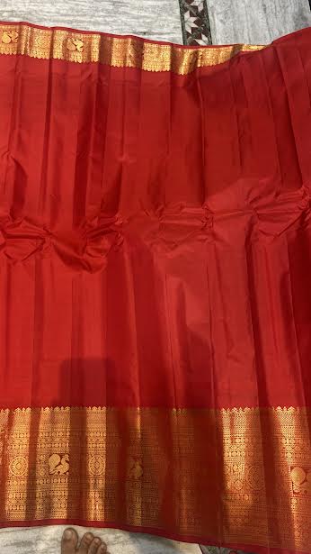 Pure Gadwal Silk Handloom Saree in Lime Green &amp; Maroon zari Border - pochampallysarees.com