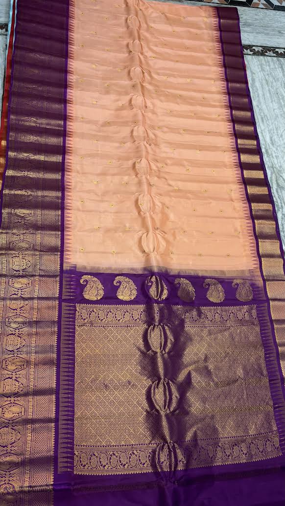 Elegant Peach and Lavender Gadwal Silk Saree with Zari Border - pochampallysarees.com