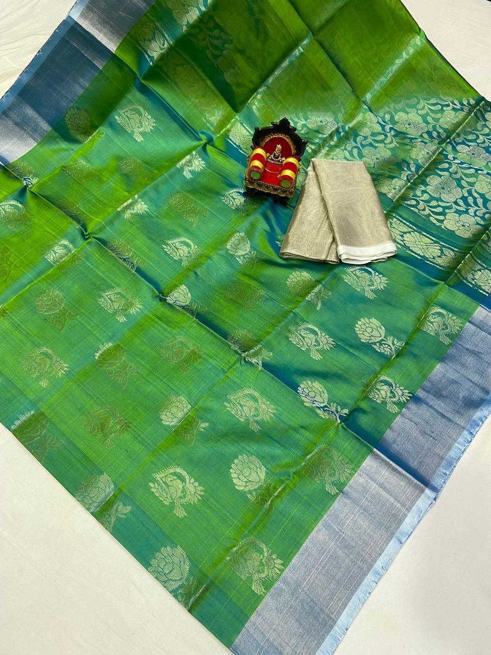 Uppada Pattu Silver Border Rich Pallu Saree - pochampallysarees.com