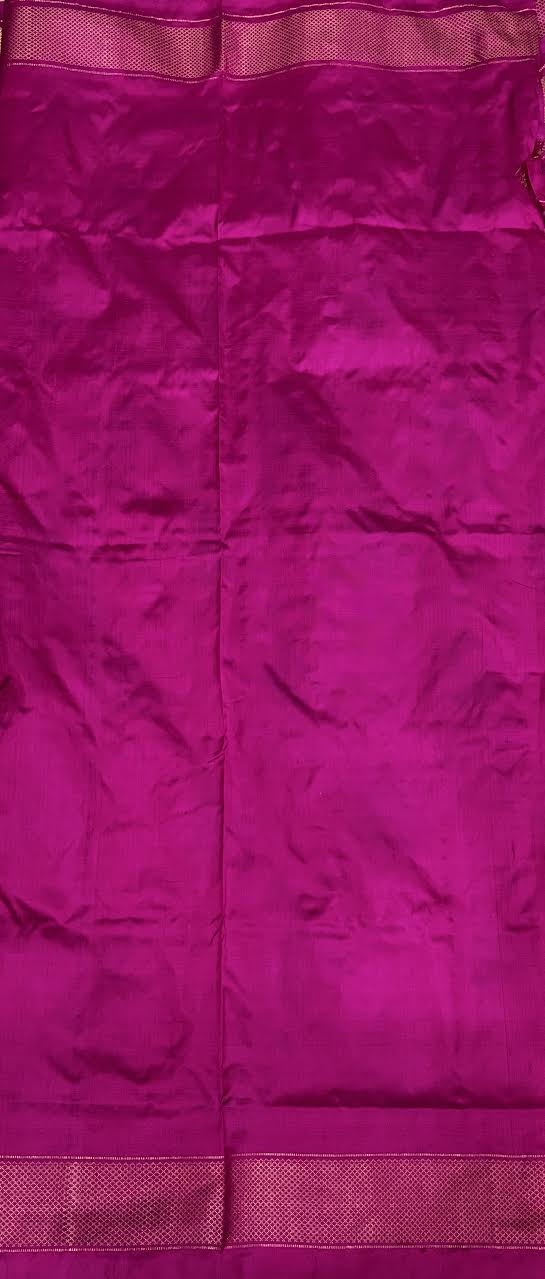 Authentic Magenta Patola Silk Saree with Geometric Ikkat Weave and Zari Border ip02