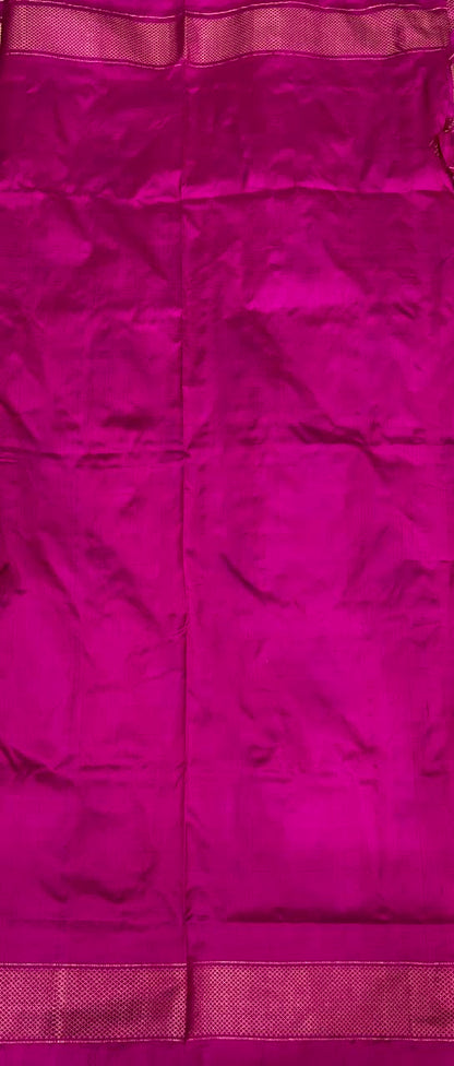 Authentic Magenta Patola Silk Saree with Geometric Ikkat Weave and Zari Border ip02